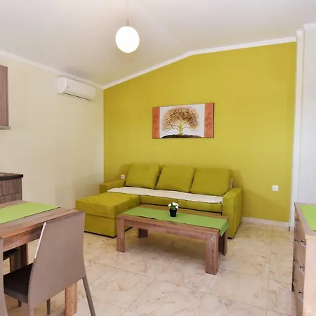 Elia Beach Suites Lejlighed Flogita