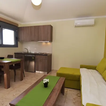 Elia Beach Suites Appartement Flogita
