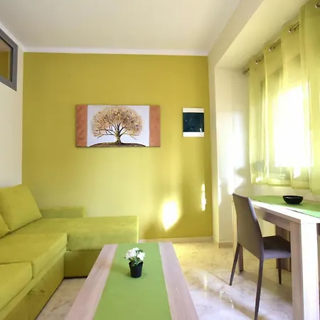 Elia Beach Suites Appartement Flogita