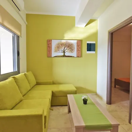 Elia Beach Suites Appartement *