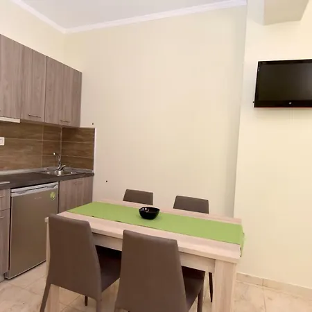 Elia Beach Suites Appartement *